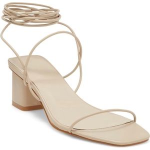 NWOT Heeled strappy sandals